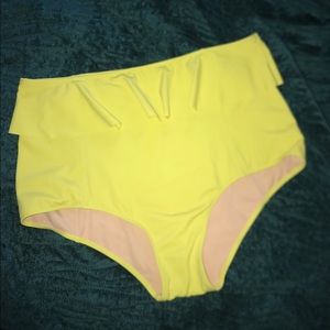 VGUC Burnt Lime Peplum Bottom - Kortni Jeane